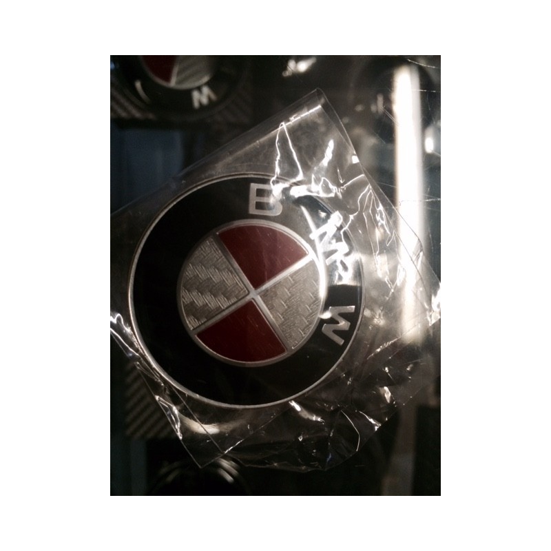 LOGO VOLANT CARBON ROUGE ET GRIS BMW E39 E46 X5 E38 E90 E91 E92 E93 Z3 Z4 E53 E65 X3 M3 M5